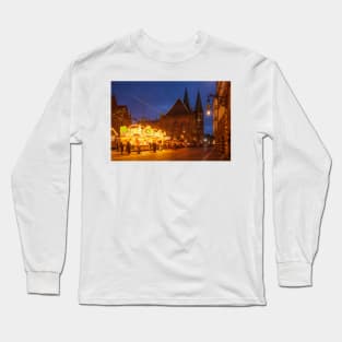 Christmas market, Bremen, winter, dusk Long Sleeve T-Shirt